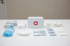 How to Choose Safe Medical Supplies Online (Complete Buyer’s Guide for Quality & Trust)