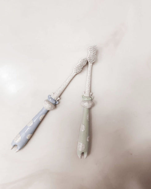 ROARex Vegan Eco Friendly Kids Toothbrush Made from Plants – Sweet Baby Giraffe | 100% Biodegradable Compostable