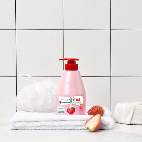 WELCOS KWAILNARA Strawberry Milk Body Cleanser 560 g / 19.75 oz