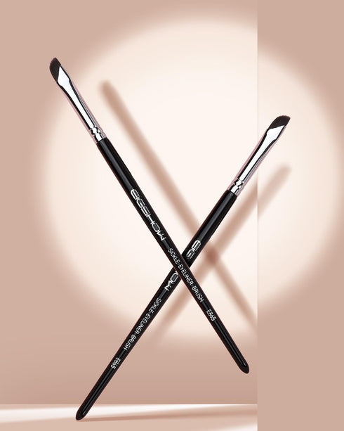 EIGSHOW Eyeliner Brush Gel Eye Liner Makeup Brushes for Precise Eyeliner and Eyebrow Application