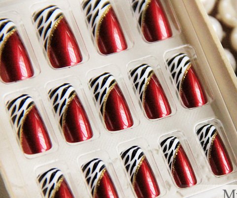 YUNAI 24 PCS Medium Length Full Cover False Nails - French Ellipse Red Wine Oblique Leopard Fake Nails