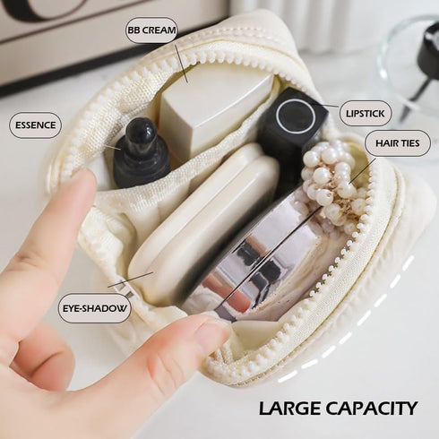 Small Makeup Bag Quilted Travel Cosmetic Organizer Bag White Square Pouch with Zipper Cute Preppy Portable Toiletry Bag for Purse Aesthetic Mini Storage Bag for Women Girls Kids Mama Gift