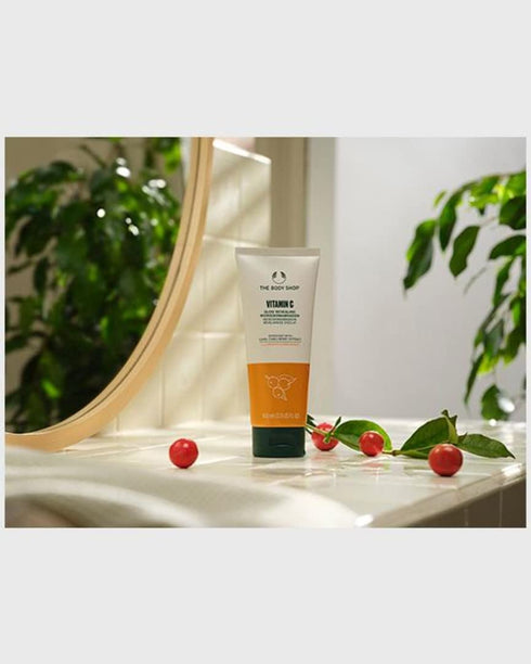 The Body Shop Vitamin C Glow Boosting Microdermabrasion, Exfoliation for Tired, Dull Skin, Vegan, 100ml