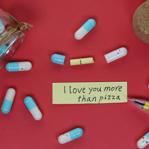 Infmetry Valentines Day Gifts, Capsule Notes Pills in Glass Bottle, Letter Messages for Couples, 25pcs Yellow