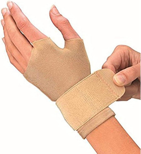 Medium Mueller Compression Wrist Gloves, 7.5 in. - 8.5 in