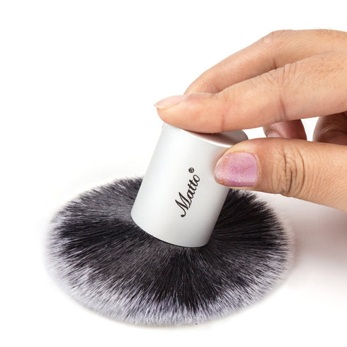 Matto Kabuki Makeup Brush for Setting Powder, Foundation, Bronzer, and Highlighter