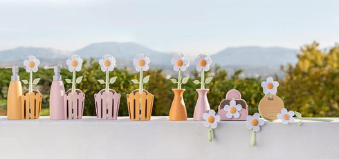 Vigar Florganic 3-Piece Sink Caddy Set, Eco-Friendly Daisy-Shaped Dish Brush, Sponge & Holder with Suction Cup (Pink)