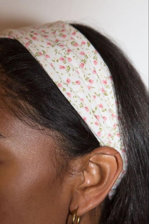 Trendy Headbands for Women, Non-Slip Floral Hair Bands, Stretchy Sweat Bands for Yoga & Everyday Fashion