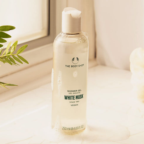 The Body Shop White Musk Shower Gel, Vegan, 250ml, Fresh Floral Cleanse