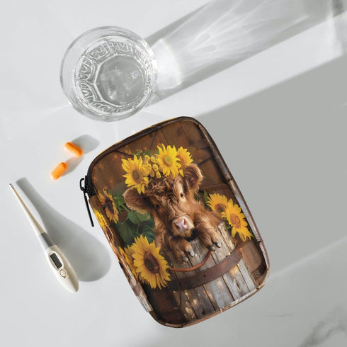 Skerhhux 7 Animal Flower Highland Cow Pill Case Travel Pill Organizer Weekly Day Portable with Zipper Medicine Box Pill