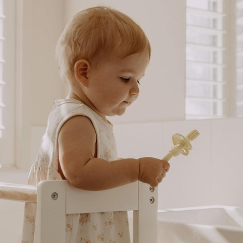 haakaa Infant Toothbrush, Easy to Hold 360° Baby Toothbrush for 6month+ Infants, 1pc (Cream)