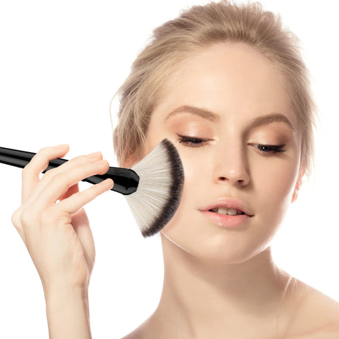 Luxspire Professional Fan Makeup Brush for Highlighting Blush Bronzer Cheekbones, Large Soft Dense Face Tool, Black