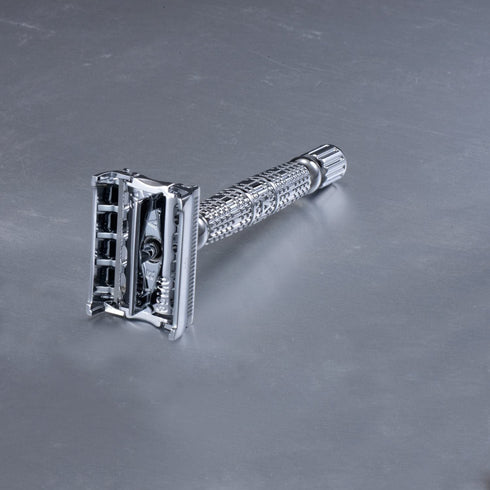 VIKINGS BLADE Double Edge Safety Razor for Men + 5 Swedish Steel Blades + Luxury Case