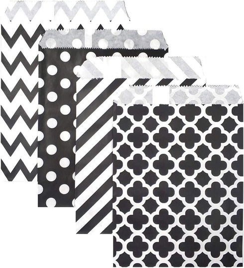 KEYYOOMY 100 Pcs Black Candy Buffet Bags, Small Polka Dot Paper Treat Bags for Wedding & Birthday Party (5 x 7 inch)