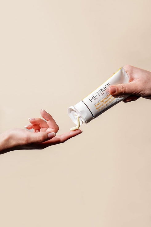 Retinol Anti-Aging Hand Treatment with Broad Spectrum SPF 15 + Cream to Repair Dry Skin