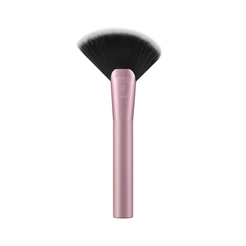 Real Techniques Extra Big Finishing Brush - Large Makeup Brush for Powder, Bronzer, Highlight, & Contour