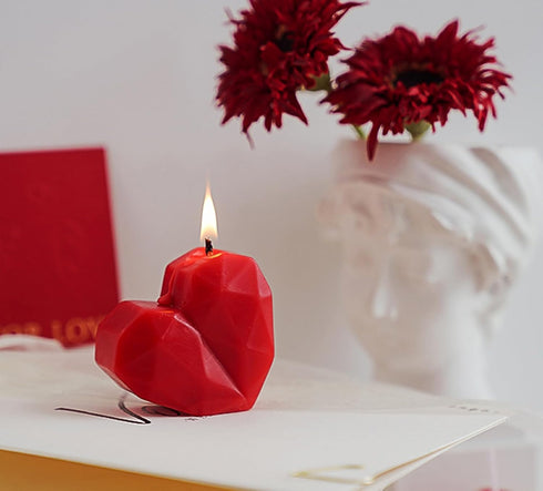 T-shin Love Heart Scented Candle,60G Handmade Aesthetic Carved Soy Wax Aroma Decorative Art