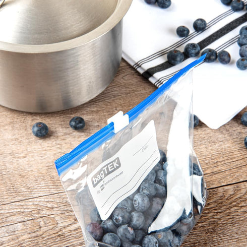 Restaurantware Bag Tek 1 Pint Freezer Slider Bags - 25 Disposable Zipper Pouch Bags for Food Storage