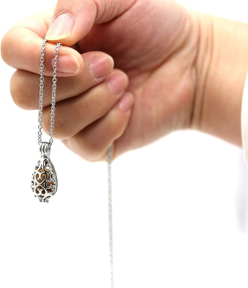 HEDQFM 2 PCS Essential Oil Diffuser Necklace with Gift Box, Aromatherapy Pendant Locket Necklace