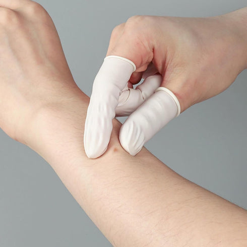 QANYEGN 300pcs Latex Finger Cots, Finger Hats Powder, Finger Condom with Non-Slip i-Static Contact Prevention, Milk