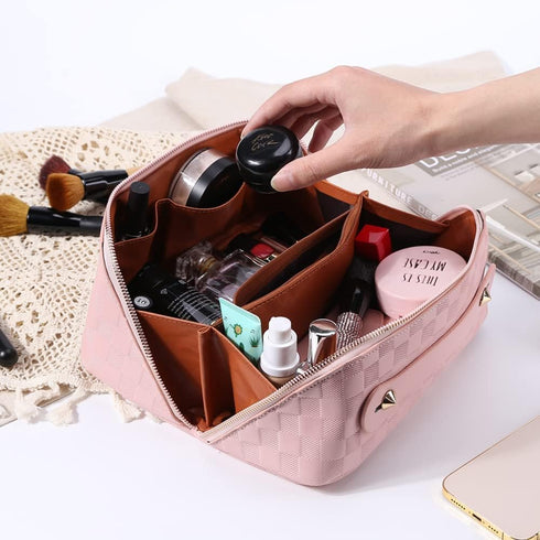 Large Capacity Travel Cosmetic Bag Plaid Checkered Makeup Bag Portable Leather Waterproof Skincare Bag with Handle and Divider for Women