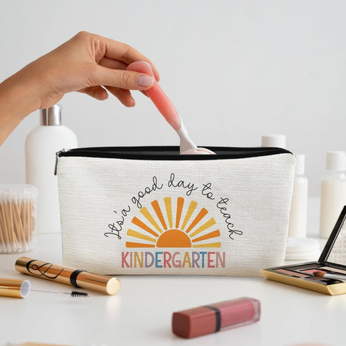 Kindergarten Teacher Gift,It's a good day to Teach Makeup Bag,Cosmetic Bag Zipper Travel Toiletry Bag,Teacher Birthday Gifts,Best Teacher Gifts