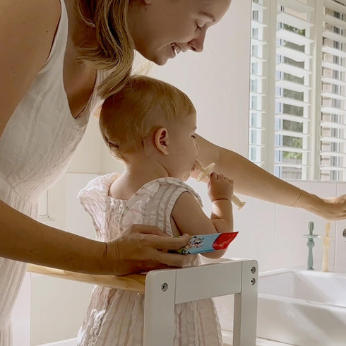 haakaa Infant Toothbrush, Easy to Hold 360° Baby Toothbrush for 6month+ Infants, 1pc (Cream)