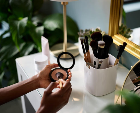 Joseph Joseph Viva - Makeup Brush Pot Organiser with Dividers for Eyeliners, Lip Pencils, and Mascara Storage