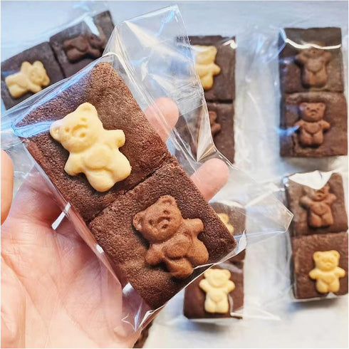 SUREHOME 200 Pcs Cookie Bags, 5X6 In Clear Cellophane Self Adhesive Bags for Treat Gift Giving, Resealable
