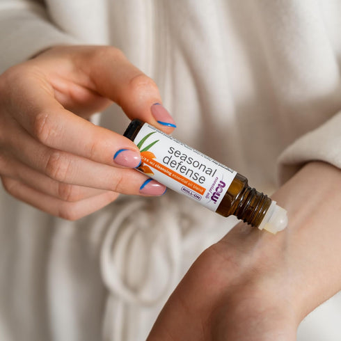 NOW Foods Essential Oils, Seasonal Defense Roll On, Non-GMO Project Verified, Cleansing Blend, Topical Aromatherapy,