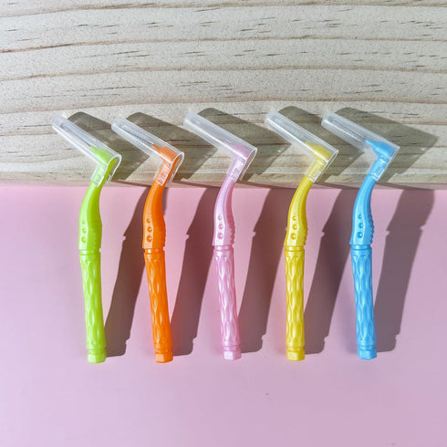 50PCS L-Shaped Interdental Brushes - Short Handle Dental Floss Brush with 5 Different Sizes for Braces