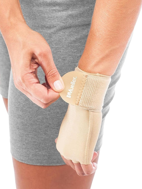 MUELLER Sports Medicine Arthritis Compression Glove, Hand and Wrist Support, Large/X-Large, Beige