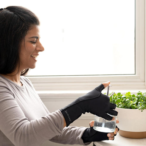 isotoner Arthritis Compression Gloves - Open/Full Finger Design