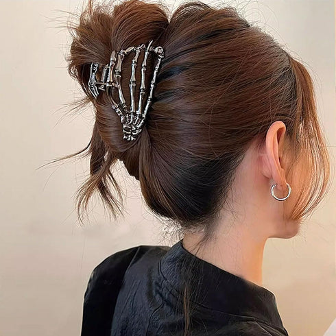 Metal Skull Hand Hair Clip, 1 Pcs Gunmetal Hair Claw Clip for Thin Hair, Punk & Y2K Style