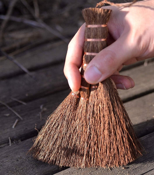 KAKURI Large Bonsai Broom Brush, 6.3" Professional Gentle Big Broom, Japanese Bonsai Tool