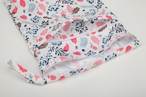 ReUseLife 4 Set 1 3 16 Inch Pieces piece Medium Wet Bag + Pieces Regular Cloth Mama Cloth/Menstrual Pads/Reusable