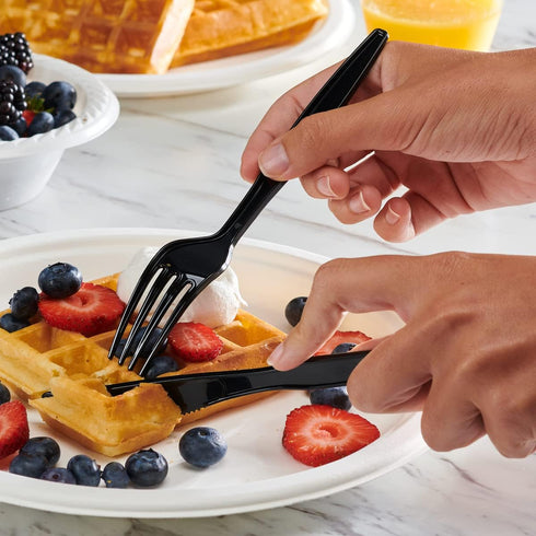 Comfy Package [100 Pack Basic Black Plastic Knives, Heavy Duty Disposable Utensils - Perfect for Parties, Events, and Dinner by Comfy Package