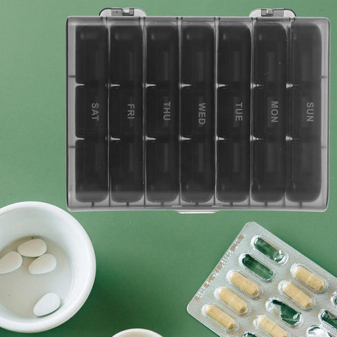 SHINYPASING 21 Portable Pill Organizer Medicine Box Compartments Weekly Medicine Storage Black Case Vitamin Organizer
