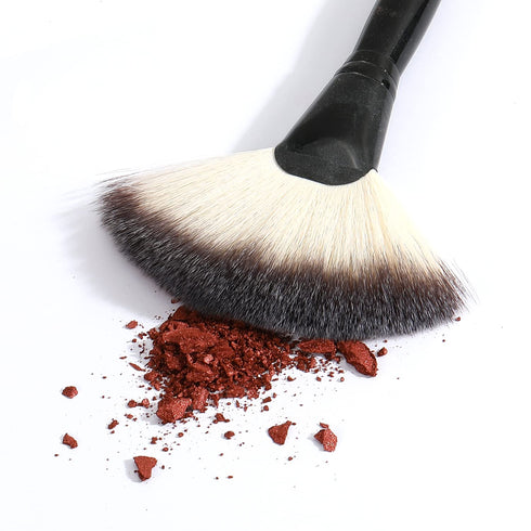 Luxspire Professional Fan Makeup Brush for Highlighting Blush Bronzer Cheekbones, Large Soft Dense Face Tool, Black
