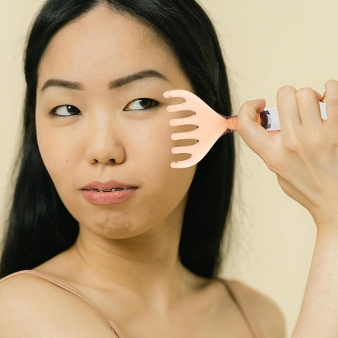 PartyKindom Finger Roller and Scalp Scraping Claw Massager with Beads, Dual-Head Gua Sha Tool for Neck, Face
