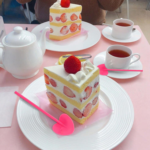 Honbay 100PCS 4 Inch Assorted Color Mini Plastic Shovel Spoons Disposable Love Heart Shaped Spoon Ice Cream Dessert