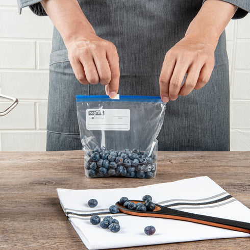 Restaurantware Bag Tek 1 Pint Freezer Slider Bags - 25 Disposable Zipper Pouch Bags for Food Storage