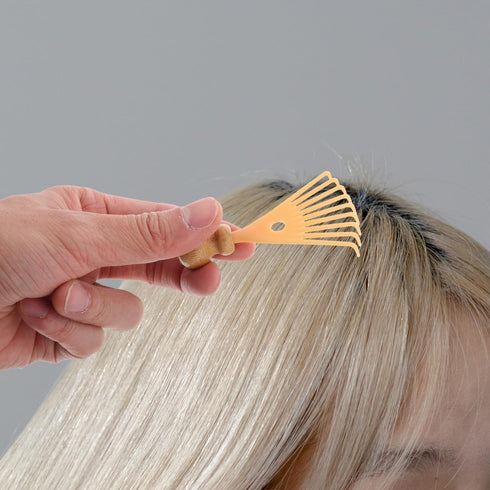 NOLITOY Mini Scalp Massager Claw for Acupoint Stimulation: Portable Head Neck Relaxation Tool for Travel Office Use