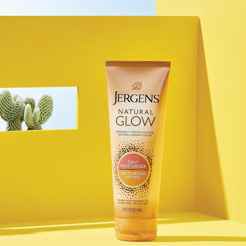 Jergens Natural Glow Sunless Tanning Lotion, Daily Moisturizer, Fair to Medium Skin Tone, 7.5 Ounce