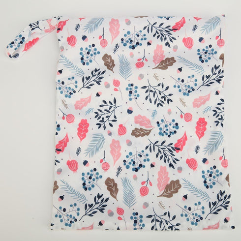 ReUseLife 4 Set 1 3 16 Inch Pieces piece Medium Wet Bag + Pieces Regular Cloth Mama Cloth/Menstrual Pads/Reusable