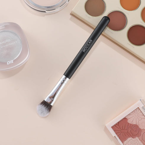 Concealer Brush Kitten Paw Makeup Brush for Eye Concealer, Soft Synthetic Bristles for Blending, Covers Blemishes 273