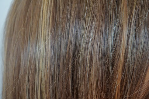 Long Layered Balayage Wig in Light Brown with Blonde Highlights, Synthetic Hair for White Women