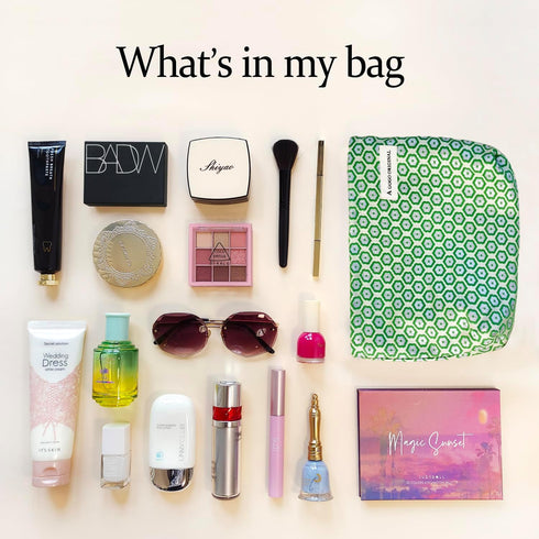 STARDW Aesthetic Cute Makeup Bag, Large Capacity Skincare Bag, Travel Toiletry Bag, Makeup Organizer Zipper Pouch