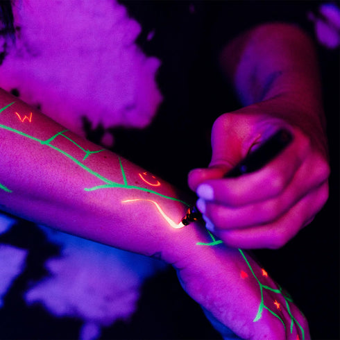 FMU Beauty UFO Body Art Stamp + Pen Liner for Colorful Festival Makeup (Happy Place - Green Smiley)
