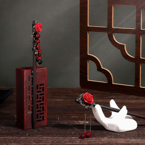 WILLBOND 2 Pieces Chinese Wooden Hair Sticks, Retro Hairpins, Japanese Classic Chopsticks, Handmade Flower Hair